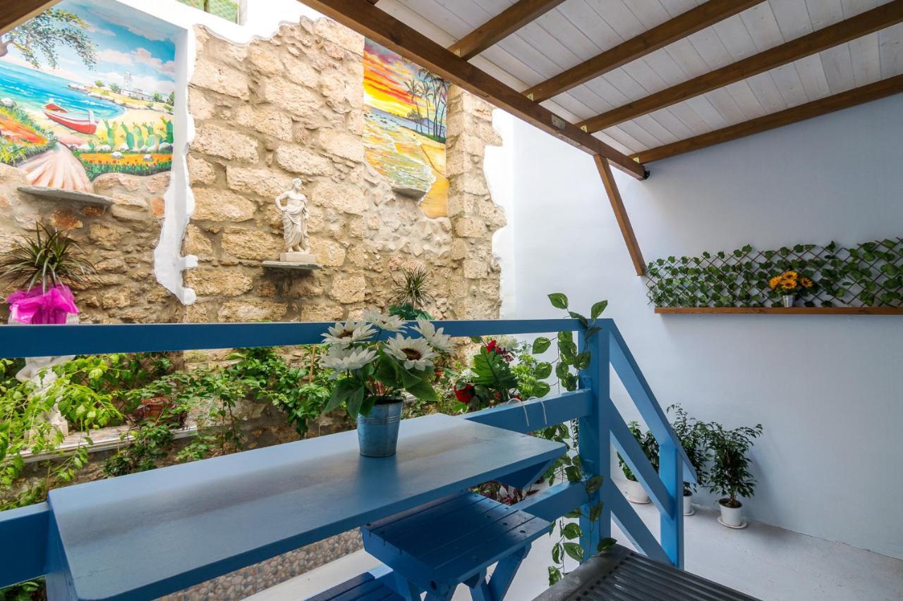 Wonderful Renovated Apartment With Private Patio Αθήνα Εξωτερικό φωτογραφία