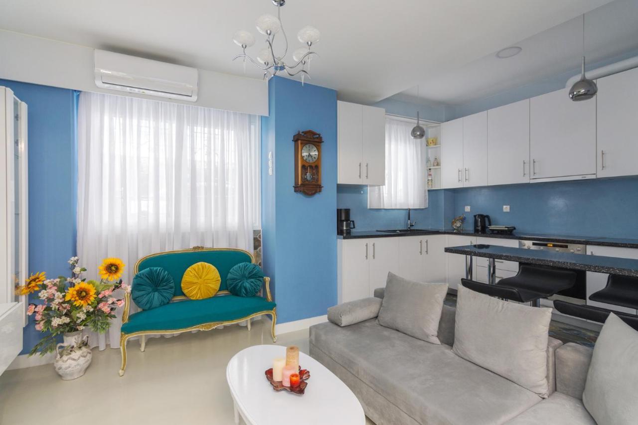Wonderful Renovated Apartment With Private Patio Αθήνα Εξωτερικό φωτογραφία