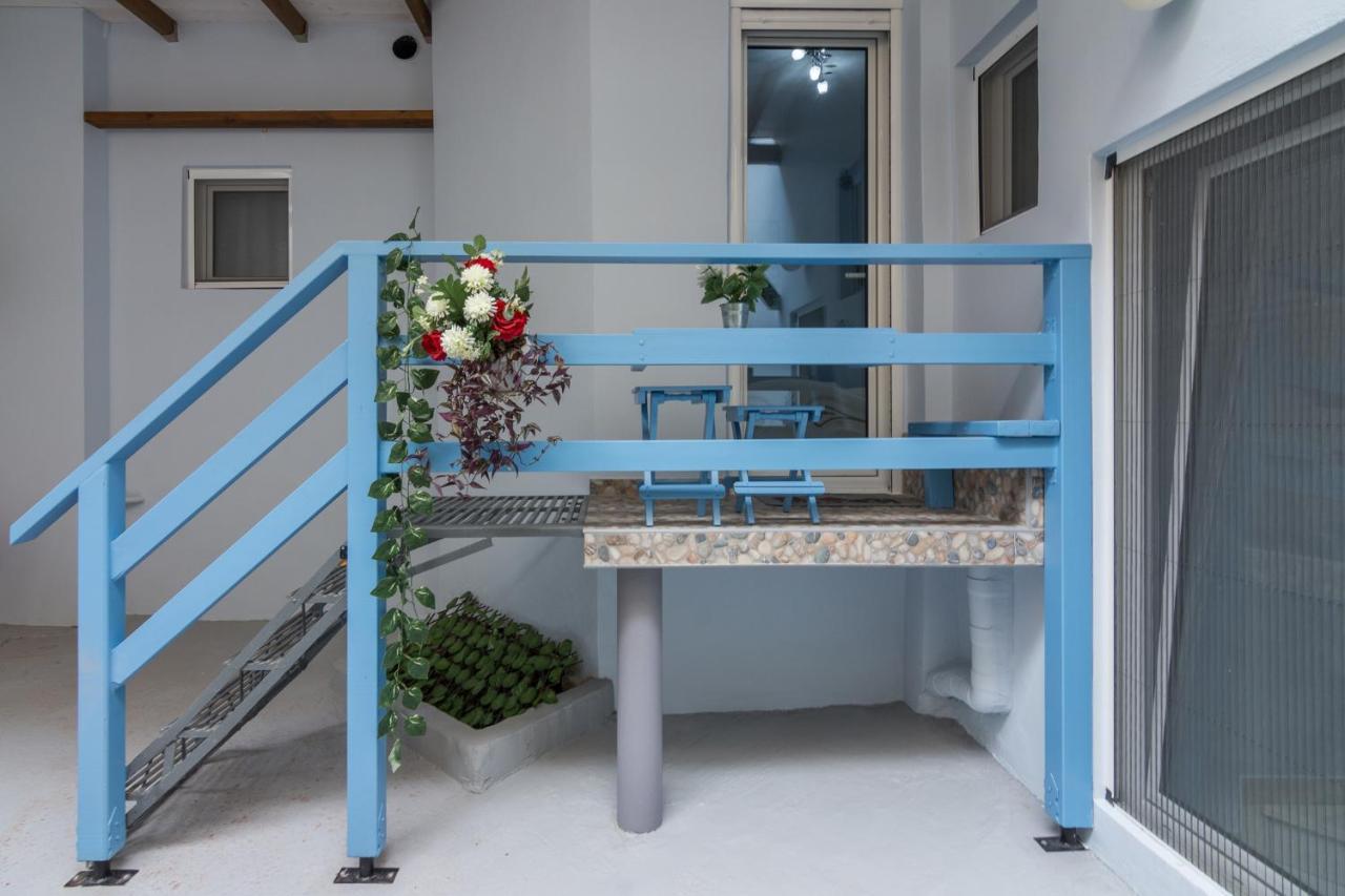 Wonderful Renovated Apartment With Private Patio Αθήνα Εξωτερικό φωτογραφία