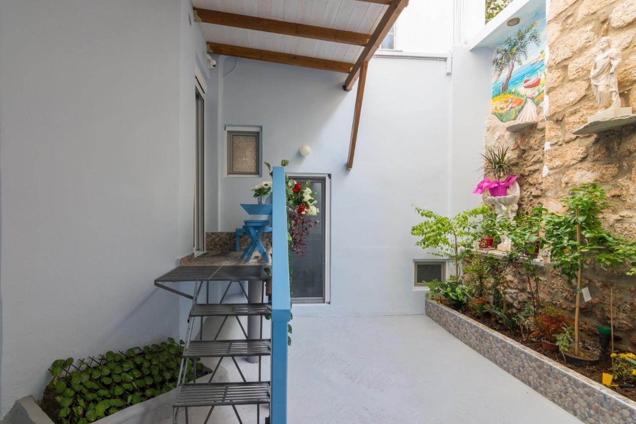 Wonderful Renovated Apartment With Private Patio Αθήνα Εξωτερικό φωτογραφία