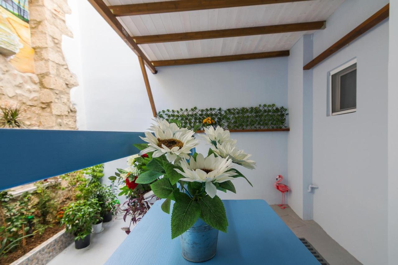 Wonderful Renovated Apartment With Private Patio Αθήνα Εξωτερικό φωτογραφία